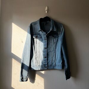 Vintage light wash denim jean jacket